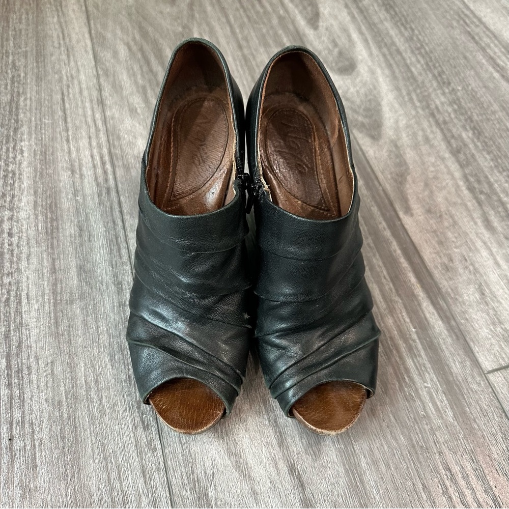 Naya Naturalizer Black Leather Wedge Peeptoe Heels 7.5N